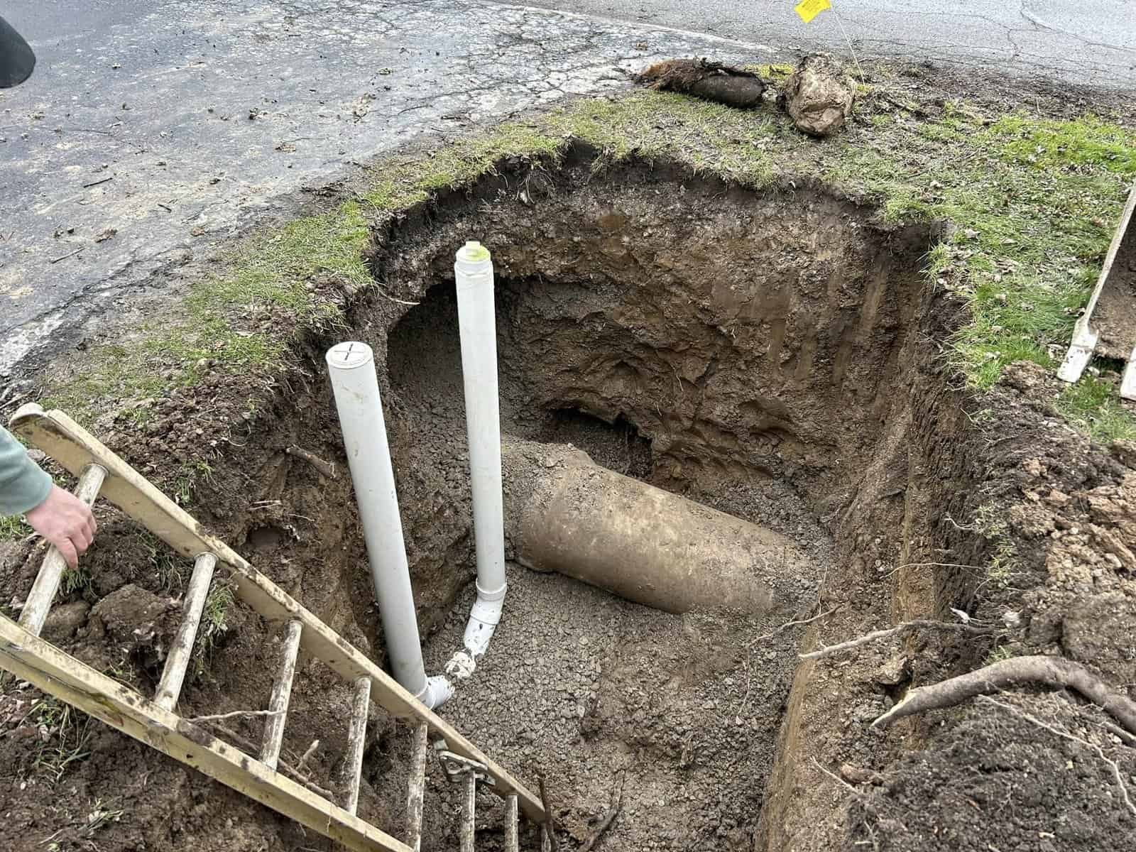 Thompson Trenchless and Hydro Jetting team repairs underground pipes using safe and efficient access for plumbing fixes.