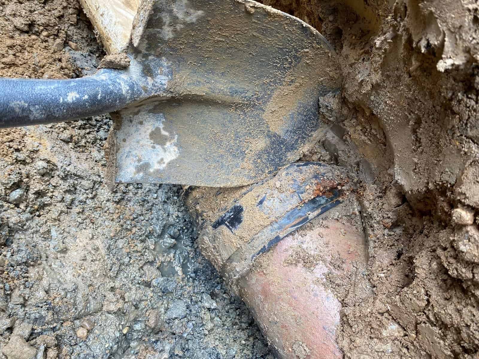 Thompson Trenchless and Hydro Jetting shows why expert help is needed for broken underground sewer pipes.